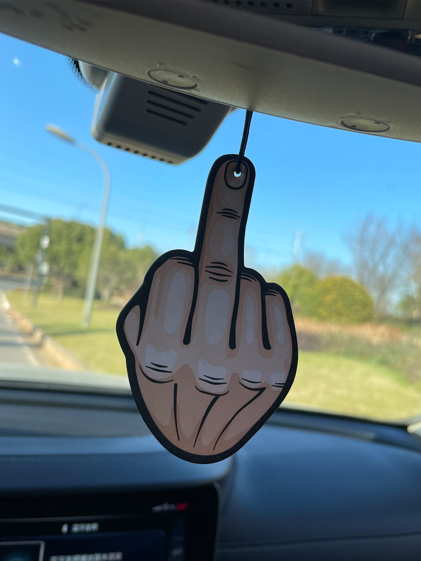 Middle Finger, Hilton Frischer – Bathroom Home Essentials Store Bewertung und Preis